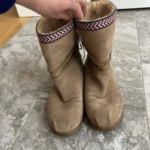 Toms women’s boots, size 9